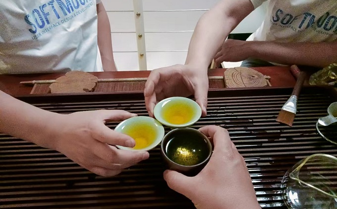 喝茶干杯-小森